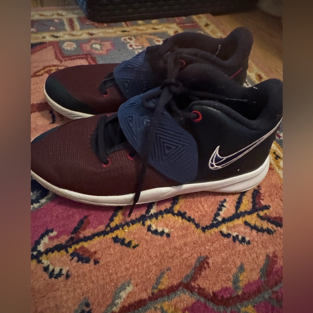 Nike navy and red basketball Shoes- EUC